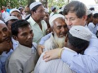 Rohingya Müslümanları Davutoğlu'nu Gözyaşlarıyla Karşıladı