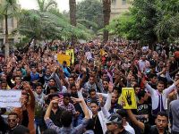 Mısır'da Darbe Karşıtı Gösteriler Sürüyor