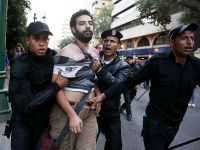 Mısır'da Yeni Gösteri Yasası Protesto Edildi