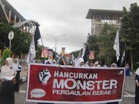 Cinsel Hürriyet Siyasetini Kınama Gösterisi