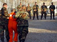 Guantanamo'da Suudili İki Tutsak Serbest Bırakıldı