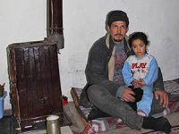 Suriyeliler Soğukla Mücadele Ediyor