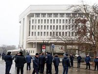 Kırım'da Başbakanlık ve Parlamento İşgal Edildi