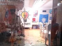 İstanbul'da AK Parti Seçim Büroları Ateşe Verildi