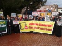 Akhisar'da Cuntanın İdam Kararları Protesto Edildi