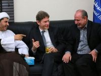 Bahreyn'de Şii El-Vifak'la Görüşen Amerikalı