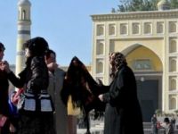 Doğu Türkistan'da Oruçlu Öğrenciler Yemeye Zorlanıyor