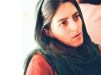 İranlı Kadın Gazeteciye 2 Yıl Hapis ve 50 Kırbaç