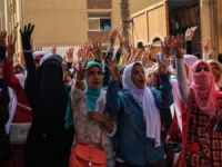 Mısır'daki Darbe Karşıtı Öğrenci Gösterileri Sürüyor