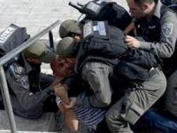 Siyonist İsrail, 1 Filistinliyi Yaraladı 8'ini Gözaltına Aldı