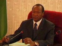 Burkina Faso Devlet Başkanı İstifa Etti
