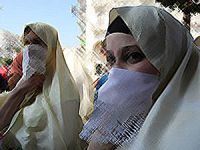 Cezayir'de Başörtüsü Yasağını Kaldırın Çağrısı