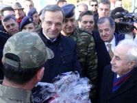 Samaras, Pazarkule Sınır Kapısı'nı Ziyaret Etti