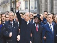 Katil Netanyahu Paris'te Şov Yaptı