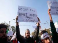 Pakistan'da Charlie Hebdo Gösterilerine Müdahale