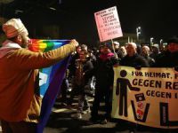 Almanya'da PEGIDA Destekçileri ve Karşıtlarından Eylem