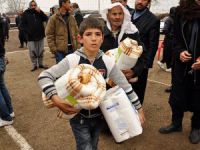 Yardım Malzemeleri Suriyeli Sığınmacılara Ulaştırılıyor
