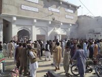 Pakistan'da Camiye Bombalı Saldırı: 49 Ölü