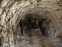 Direnişçiler Mağara Kazıp Hastane Yaptı (FOTO)