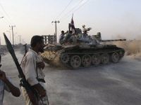 Yemen'de Hava Saldırıları Sürüyor