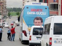 AK Parti Seçim Otobüsüne Saldırı