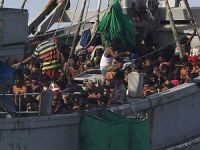 727 Göçmen Bangladeş Yolunda