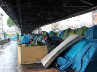 Paris'te Köprü Altındaki Göçmen Kampı Dağıtıldı