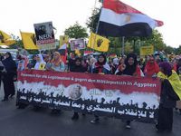 Müslümanlar Berlin'de Sisi'yi Protesto Etti (FOTO)