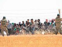 15 Bin Türkmen Akçakale Sınır Kapısına Yürüyor