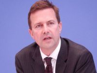 "Yunanistan'ın Avro Bölgesinde Kalması İçin Uğraşıyoruz"