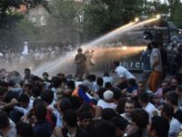 Ermenistan'da Zam Protestosuna Müdahale
