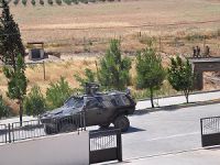 Sınır Hattına Zırhlı Araçlar Konuşlandı