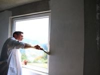 Slovenya Cumhurbaşkanı Boşnak Ailenin Evini Boyadı