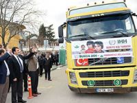 Suriye’ye 12 TIR Dolusu Gıda ve Giysi