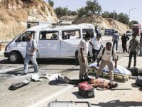 Hatay'da Suriyelileri Taşıyan Minibüs Devrildi