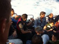 İzmir'de 50 Göçmen Boğulmak Üzereyken Kurtarıldı