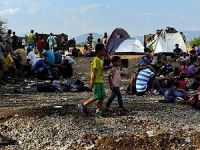 Makedonya Polisinden Göçmenlere Göz Yaşartıcı Gaz