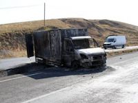 Ağrı'da PKK'lı Saldırganlar Kamyonet Yaktı!