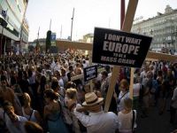 Avusturya'da Göçmenlere Destek Gösterisi