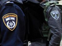 Filistinli Genci Yaralayıp Gözaltına Aldılar!