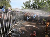 Macaristan Polisi "Sığınmacı"lara Müdahale Etti!