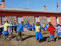 "Öğretmenim Burada Kaç Yıl Kalacaksınız?"