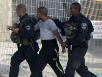 İsrail Batı Şeria'da 8 Filistinliyi Gözaltına Aldı