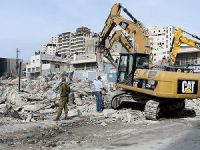 Siyonistler Bir Filistinlinin Evini Yıktı