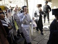 Yahudi Yerleşimciler Mescid-i Aksa'nın Avlusuna Girdi