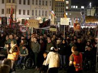 İslâm ve Mülteci Düşmanı PEGIDA'dan Almanya'da Gösteri!