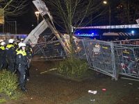 Hollanda'da Mülteci Düşmanı Bir Grup, Polisle Çatıştı