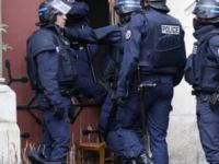 Fransa'da 3 Bin Baskın Yapıldı, 700 Mescid Kapatıldı