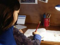 Fazla Ödev Çocuğun Doğasındaki Üretkenliği Kısıtlıyor