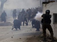 Keşmir'de Muhalif Liderin Cenazesinde Çatışma